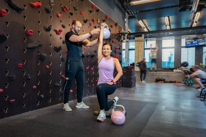 Eleiko Kettlebell Ausfallschritt Eleiko Kettlebell Ausfallschritt